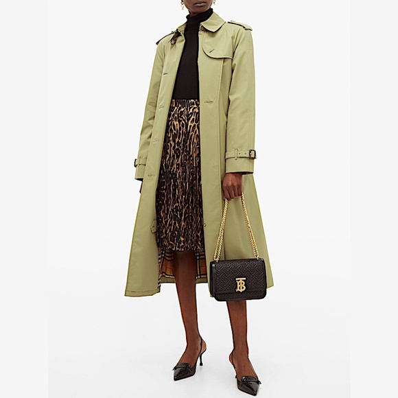 BURBERRY Pleated Midi Skirt With Leopard Print Motif In Black - Picture 14 of 16